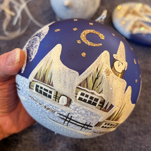 4 Hand Blown & Painted Large Glass Christmas Ornaments - Picture 14 of 16